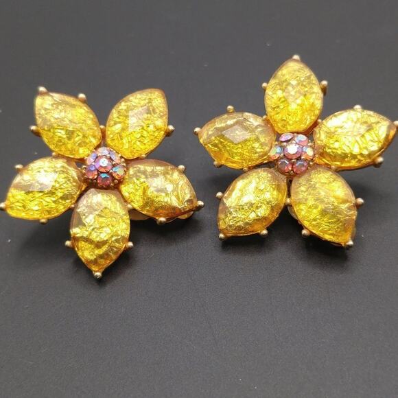 Vintage Gold Foil Floral Clip Earrings, Pink AB Rhinestone Centers, 1 3/8 Inches - Picture 8 of 9